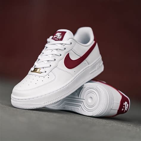 rot weiße nike air force|weiße air force 1.